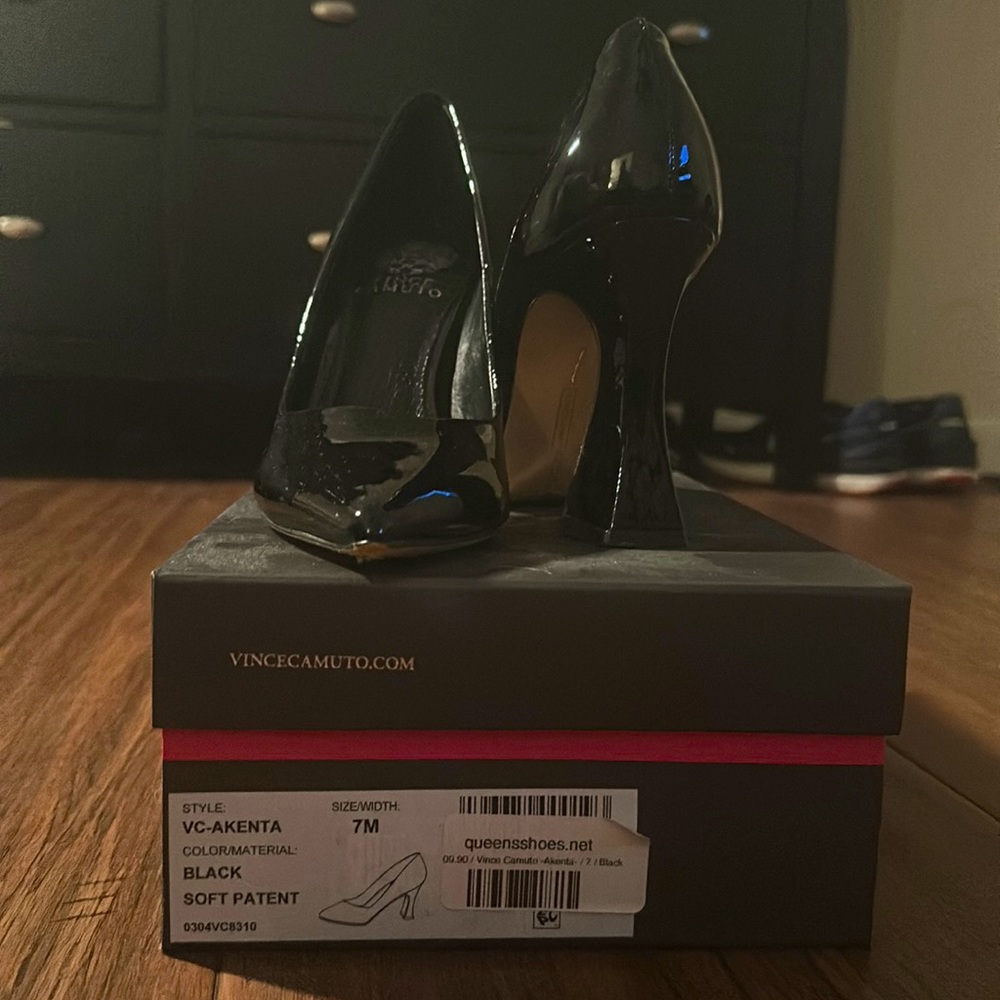 Patent black heels. Good condition